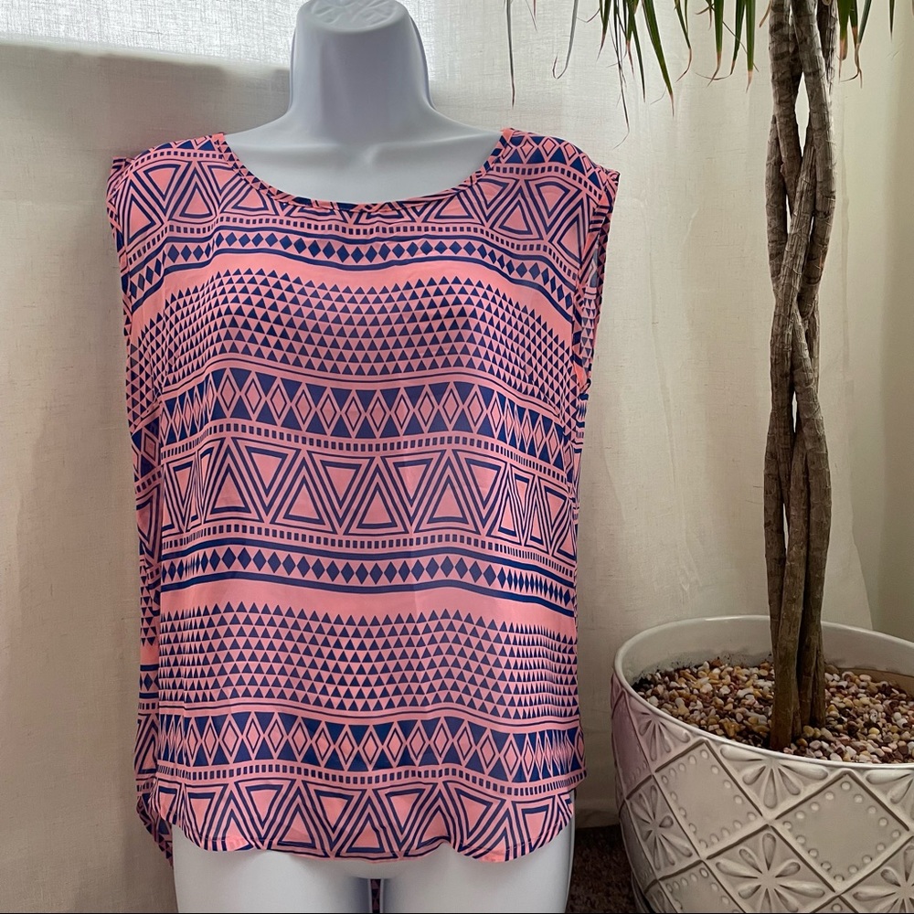 🔴2/$10 Geometric Asymmetrical Top
